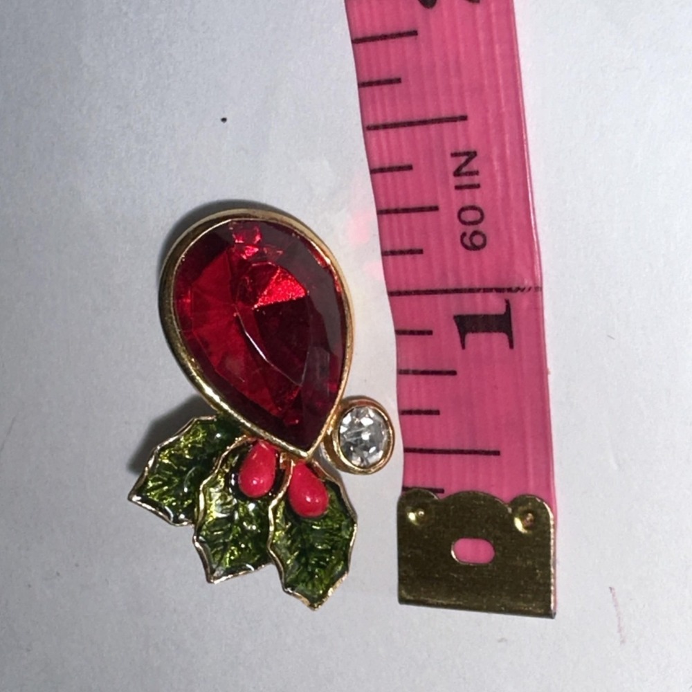 VTG Avon Red Teardrop Holly Earrings Gold Tone Green Enamel Rhinestone Holiday - Picture 6 of 6